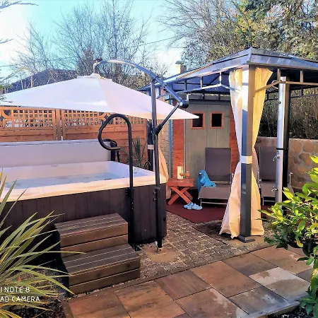 Mediterran-skandinavisch - Outdoorwhirlpool Ganzjährig Apartment Burgthann
