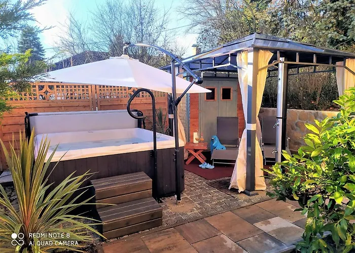 Mediterran-skandinavisch - Outdoorwhirlpool Ganzjaehrig Apartamento Burgthann